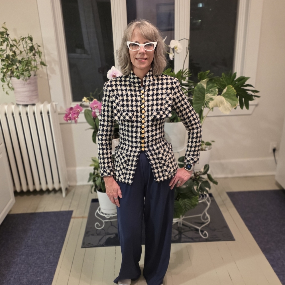 Authentic CHANEL Navy and Cream Houndstooth Jacket Fall 1991 34 0 2 XS - Picture 12 of 16